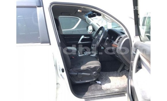 Buy Import Toyota Land Cruiser White Car in Import - Dubai in Somalia Buy Import Toyota Land Cruiser White Car in Import - Dubai in Somalia