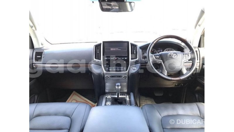 Big with watermark toyota land cruiser somalia import dubai 3721