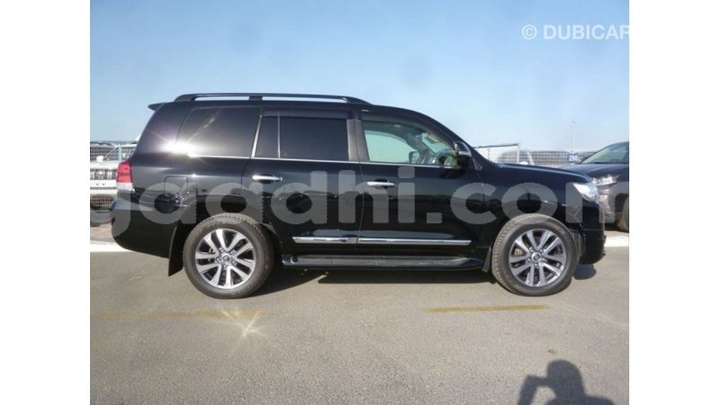 Big with watermark toyota land cruiser somalia import dubai 3722