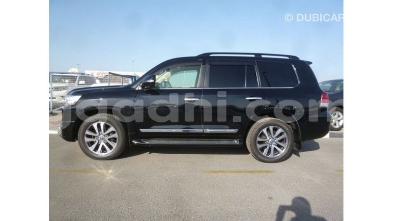 Big with watermark toyota land cruiser somalia import dubai 3722