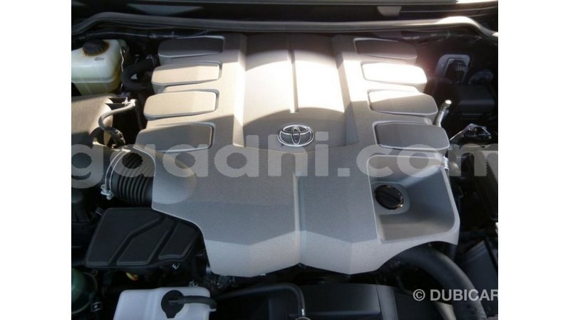 Big with watermark toyota land cruiser somalia import dubai 3722