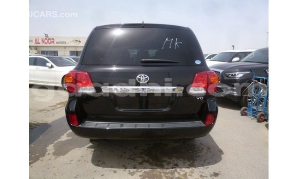 Acheter Import Voiture Toyota Land Cruiser Noir à Import - Dubai, Somalie Acheter Import Voiture Toyota Land Cruiser Noir à Import - Dubai, Somalie