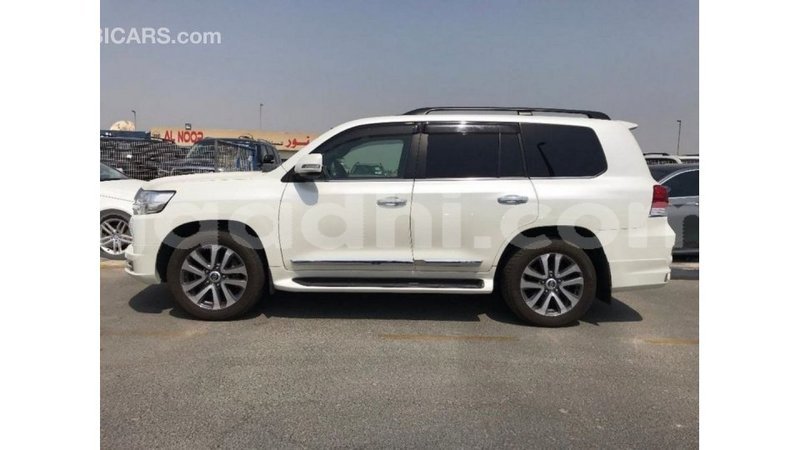 Big with watermark toyota land cruiser somalia import dubai 3724