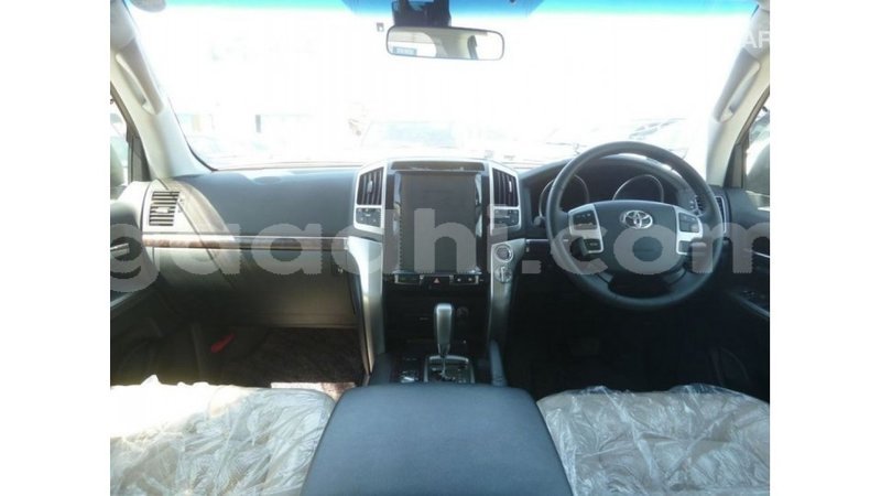 Big with watermark toyota land cruiser somalia import dubai 3725