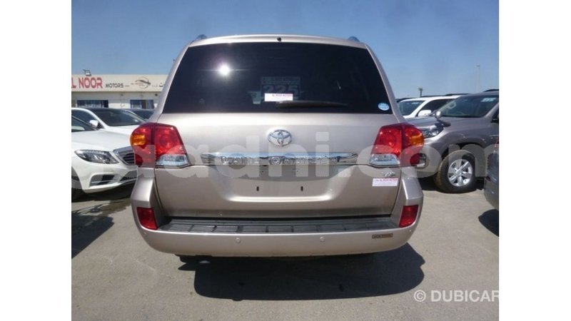 Big with watermark toyota land cruiser somalia import dubai 3725