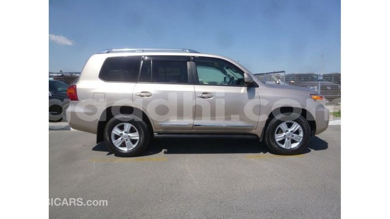 Big with watermark toyota land cruiser somalia import dubai 3725