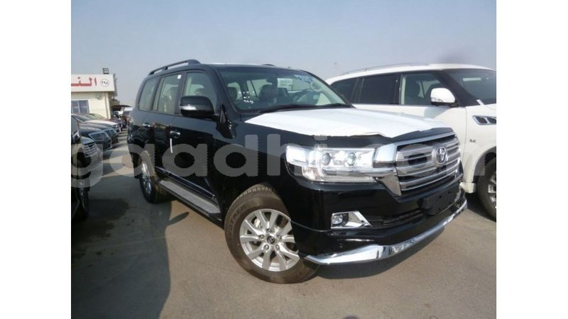 Big with watermark toyota land cruiser somalia import dubai 3726