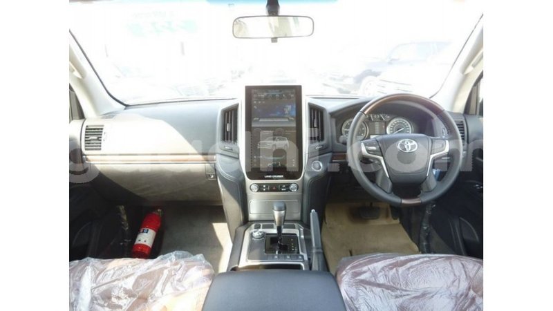 Big with watermark toyota land cruiser somalia import dubai 3726