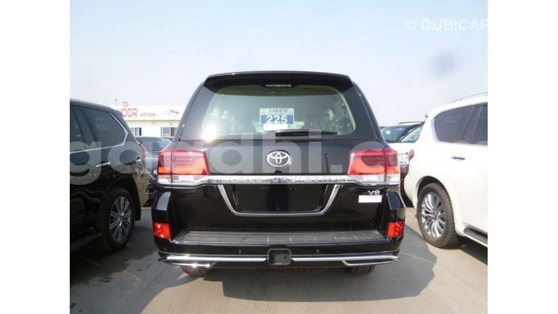Big with watermark toyota land cruiser somalia import dubai 3726