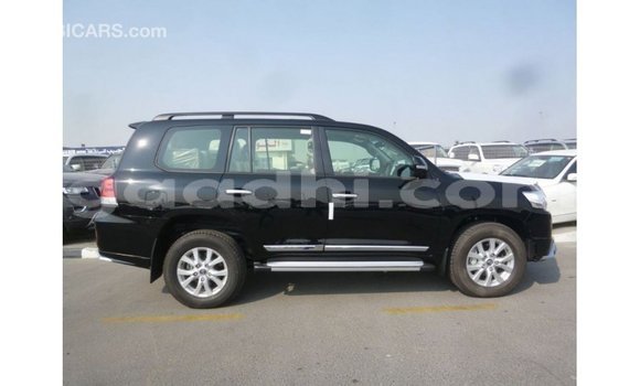 ይግዙ Imported Toyota Land Cruiser ጥቁር መኪና በ Import - Dubai በ ሶማሊያ ይግዙ Imported Toyota Land Cruiser ጥቁር መኪና በ Import - Dubai በ ሶማሊያ