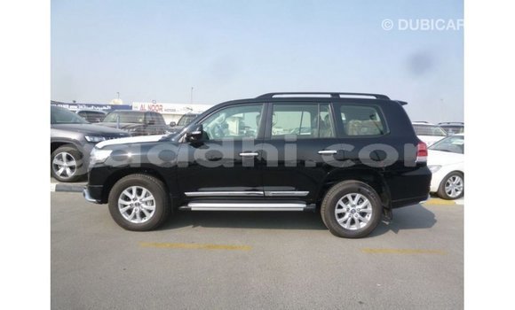 ይግዙ Imported Toyota Land Cruiser ጥቁር መኪና በ Import - Dubai በ ሶማሊያ ይግዙ Imported Toyota Land Cruiser ጥቁር መኪና በ Import - Dubai በ ሶማሊያ
