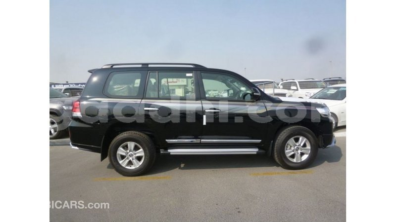 Big with watermark toyota land cruiser somalia import dubai 3727