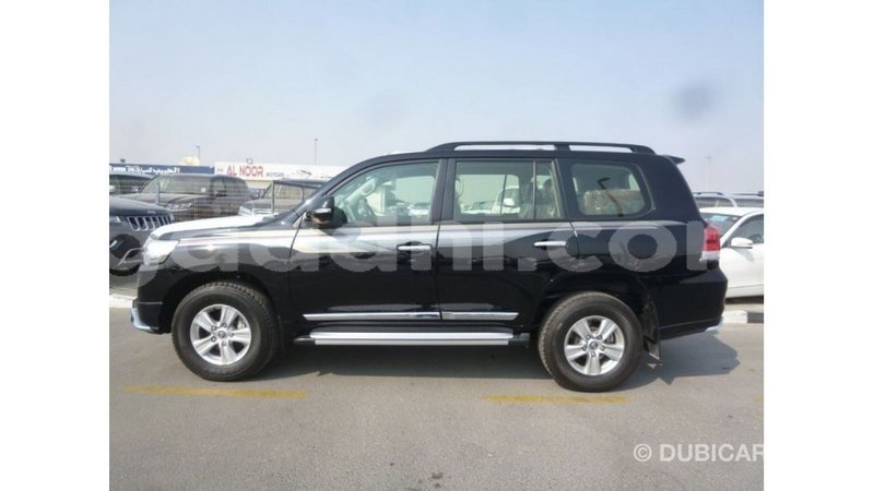 Big with watermark toyota land cruiser somalia import dubai 3727