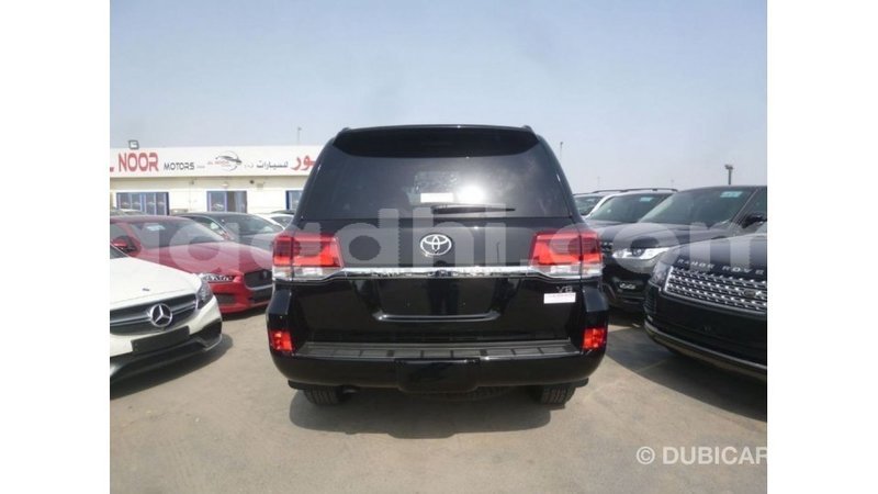 Big with watermark toyota land cruiser somalia import dubai 3728