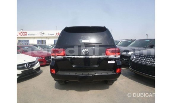 Acheter Import Voiture Toyota Land Cruiser Noir à Import - Dubai, Somalie Acheter Import Voiture Toyota Land Cruiser Noir à Import - Dubai, Somalie