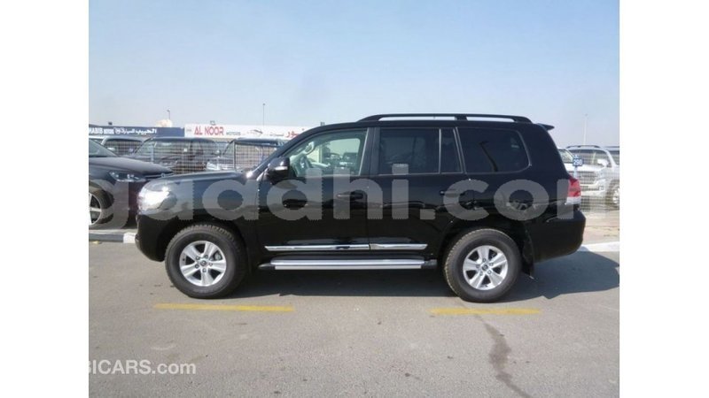 Big with watermark toyota land cruiser somalia import dubai 3728