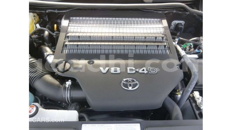 Big with watermark toyota land cruiser somalia import dubai 3728