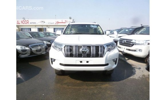 Acheter Import Voiture Toyota Prado Blanc à Import - Dubai, Somalie Acheter Import Voiture Toyota Prado Blanc à Import - Dubai, Somalie