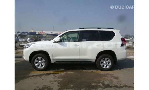 Acheter Import Voiture Toyota Prado Blanc à Import - Dubai, Somalie Acheter Import Voiture Toyota Prado Blanc à Import - Dubai, Somalie