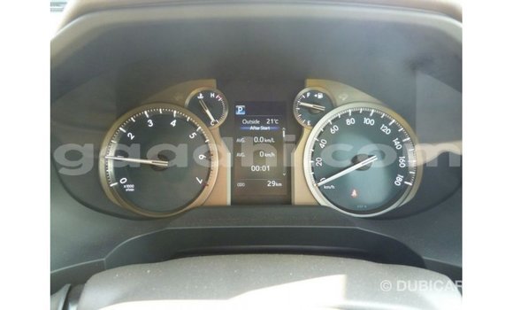 Acheter Import Voiture Toyota Prado Blanc à Import - Dubai, Somalie Acheter Import Voiture Toyota Prado Blanc à Import - Dubai, Somalie