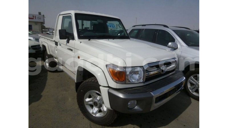 Big with watermark toyota land cruiser somalia import dubai 3735