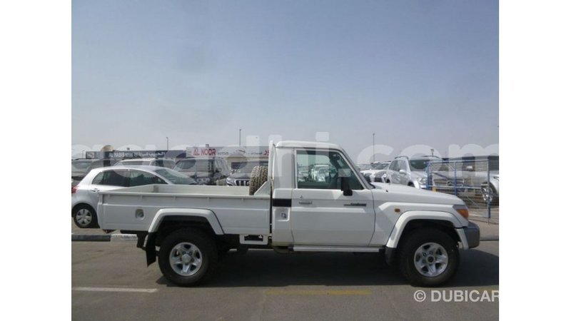 Big with watermark toyota land cruiser somalia import dubai 3735