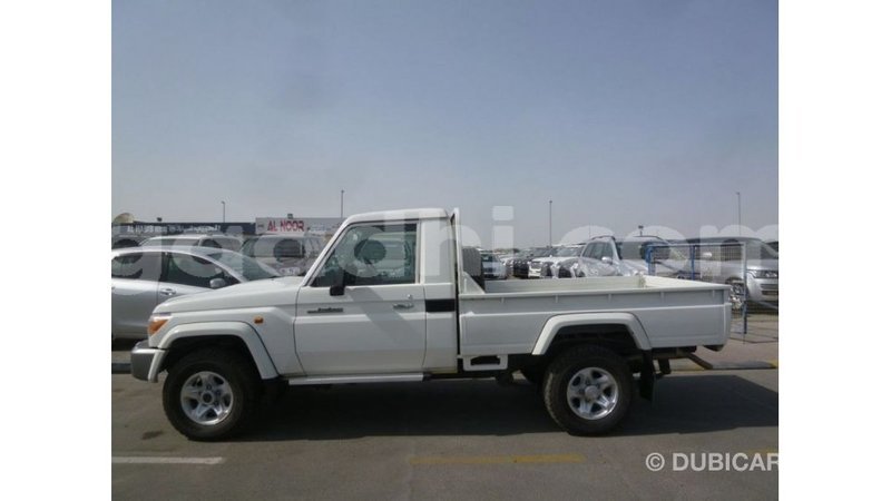 Big with watermark toyota land cruiser somalia import dubai 3735