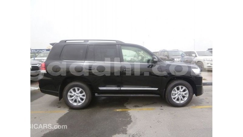 Big with watermark toyota land cruiser somalia import dubai 3736