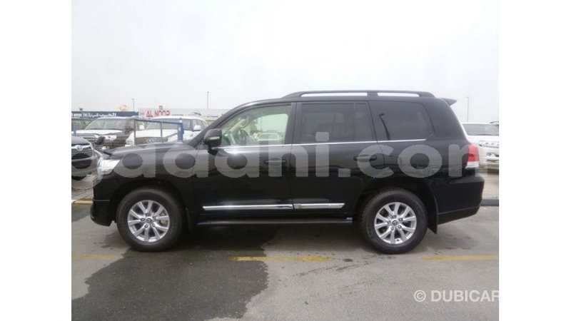 Big with watermark toyota land cruiser somalia import dubai 3736