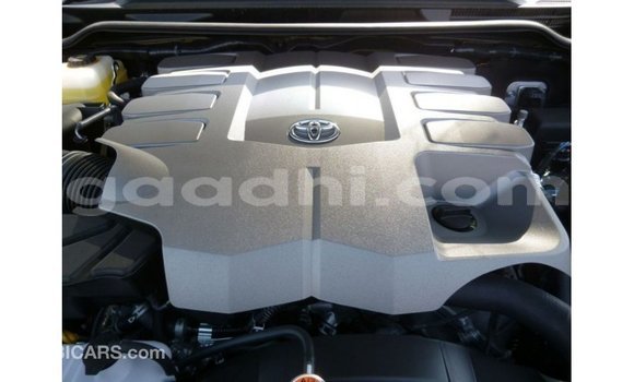 ይግዙ Imported Toyota Land Cruiser ብናማ መኪና በ Import - Dubai በ ሶማሊያ ይግዙ Imported Toyota Land Cruiser ብናማ መኪና በ Import - Dubai በ ሶማሊያ