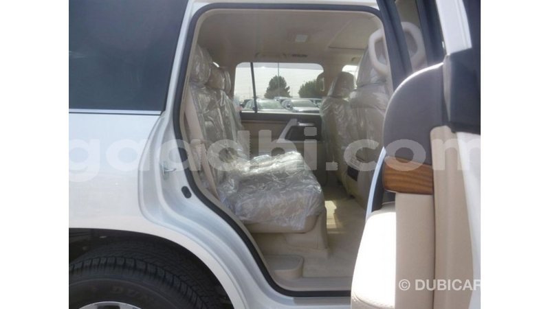 Big with watermark toyota land cruiser somalia import dubai 3739