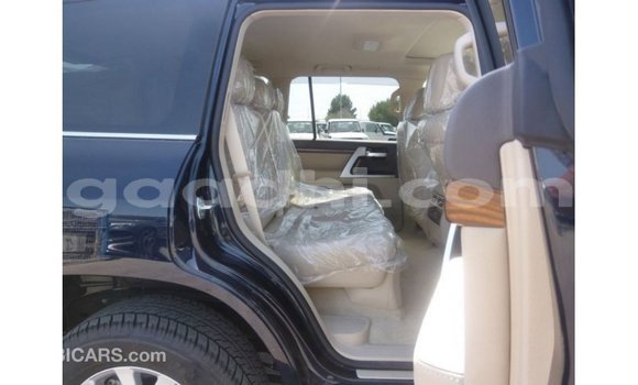 Acheter Import Voiture Toyota Land Cruiser Bleu à Import - Dubai, Somalie Acheter Import Voiture Toyota Land Cruiser Bleu à Import - Dubai, Somalie