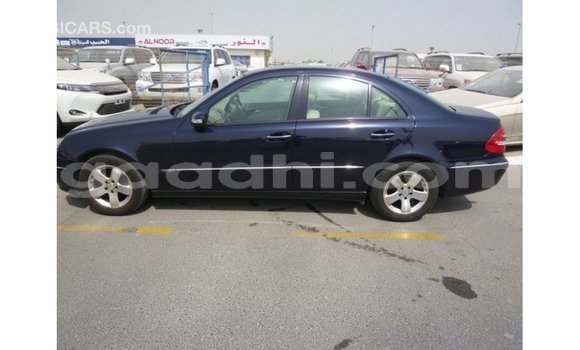 Acheter Import Voiture Mercedes-Benz 200 Bleu à Import - Dubai, Somalie Acheter Import Voiture Mercedes-Benz 200 Bleu à Import - Dubai, Somalie