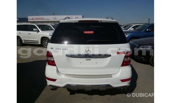ይግዙ Imported Mercedes-Benz 190 ነጭ መኪና በ Import - Dubai በ ሶማሊያ ይግዙ Imported Mercedes-Benz 190 ነጭ መኪና በ Import - Dubai በ ሶማሊያ