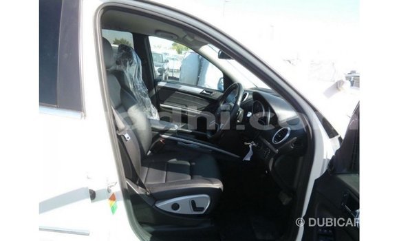 ይግዙ Imported Mercedes-Benz 190 ነጭ መኪና በ Import - Dubai በ ሶማሊያ ይግዙ Imported Mercedes-Benz 190 ነጭ መኪና በ Import - Dubai በ ሶማሊያ