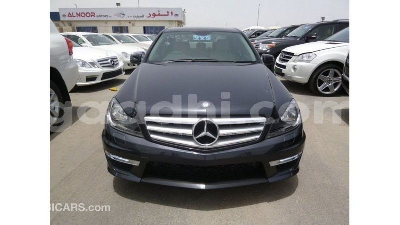 Big with watermark mercedes benz 190 somalia import dubai 3751