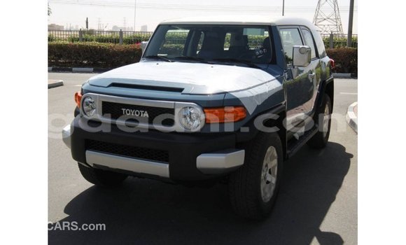 Nunua Imported Toyota FJ Cruiser Bluu Gari ndani ya Import - Dubai nchini Somalia Nunua Imported Toyota FJ Cruiser Bluu Gari ndani ya Import - Dubai nchini Somalia