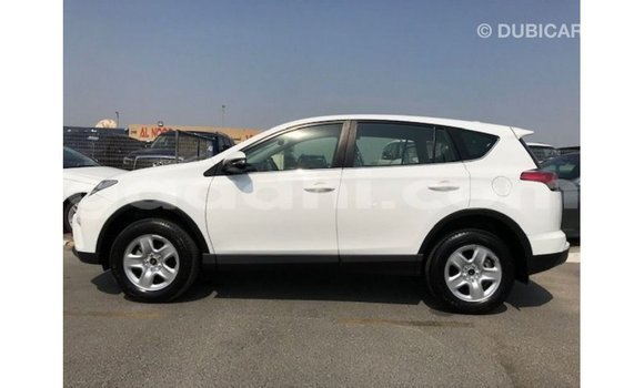 Acheter Import Utilitaire Toyota HiAce Blanc à Import - Dubai, Somalie Acheter Import Utilitaire Toyota HiAce Blanc à Import - Dubai, Somalie