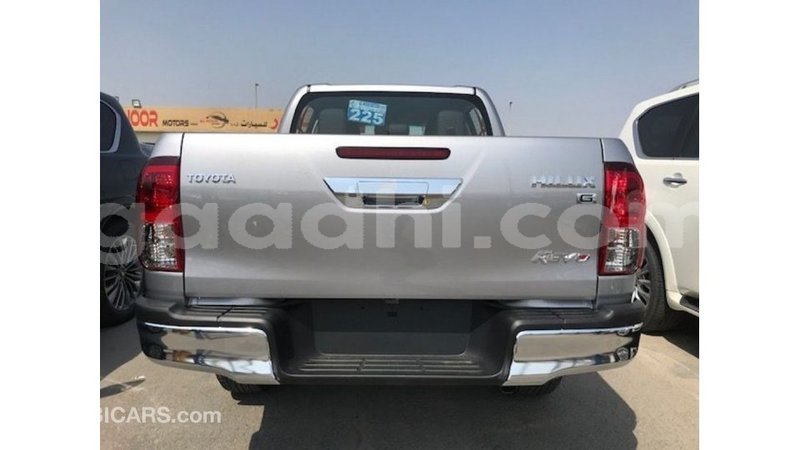Big with watermark toyota hilux somalia import dubai 3763