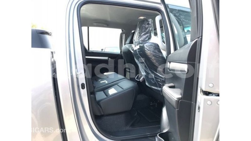 Big with watermark toyota hilux somalia import dubai 3763