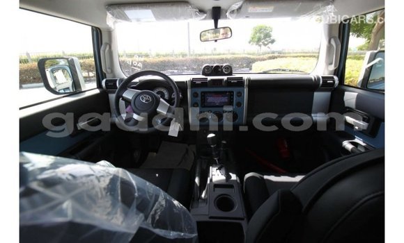 Nunua Imported Toyota FJ Cruiser Bluu Gari ndani ya Import - Dubai nchini Somalia Nunua Imported Toyota FJ Cruiser Bluu Gari ndani ya Import - Dubai nchini Somalia