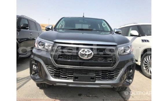 Acheter Import Voiture Toyota Hilux Noir à Import - Dubai, Somalie Acheter Import Voiture Toyota Hilux Noir à Import - Dubai, Somalie