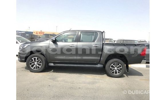 Acheter Import Voiture Toyota Hilux Noir à Import - Dubai, Somalie Acheter Import Voiture Toyota Hilux Noir à Import - Dubai, Somalie