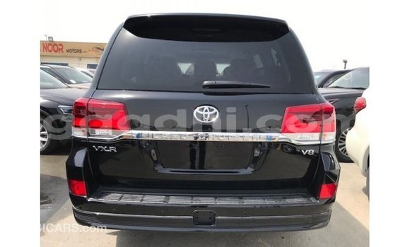 Acheter Import Voiture Toyota Land Cruiser Noir à Import - Dubai, Somalie Acheter Import Voiture Toyota Land Cruiser Noir à Import - Dubai, Somalie