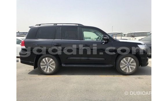 Acheter Import Voiture Toyota Land Cruiser Noir à Import - Dubai, Somalie Acheter Import Voiture Toyota Land Cruiser Noir à Import - Dubai, Somalie