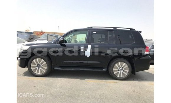 Acheter Import Voiture Toyota Land Cruiser Noir à Import - Dubai, Somalie Acheter Import Voiture Toyota Land Cruiser Noir à Import - Dubai, Somalie