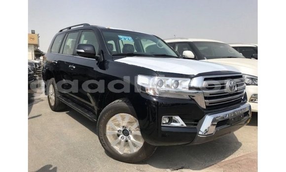 Acheter Import Voiture Toyota Land Cruiser Noir à Import - Dubai, Somalie Acheter Import Voiture Toyota Land Cruiser Noir à Import - Dubai, Somalie