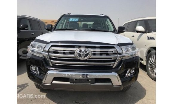 Acheter Import Voiture Toyota Land Cruiser Noir à Import - Dubai, Somalie Acheter Import Voiture Toyota Land Cruiser Noir à Import - Dubai, Somalie