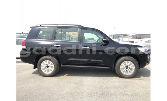 Acheter Import Voiture Toyota Land Cruiser Noir à Import - Dubai, Somalie Acheter Import Voiture Toyota Land Cruiser Noir à Import - Dubai, Somalie