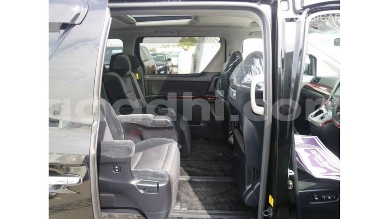 Big with watermark toyota alphard somalia import dubai 3777